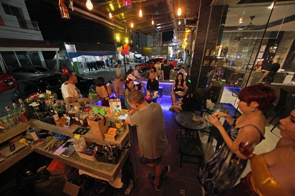 Oyo 75321 Gemma Patong Hotel Phuket Kültér fotó